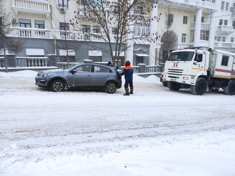 Спасатели патрулируют дороги Хабаровского края и краевого центра