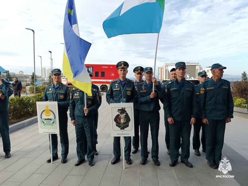 Огнеборцы МЧС России Хабаровского края в очередной раз покорили «Дальневосточную вертикаль»