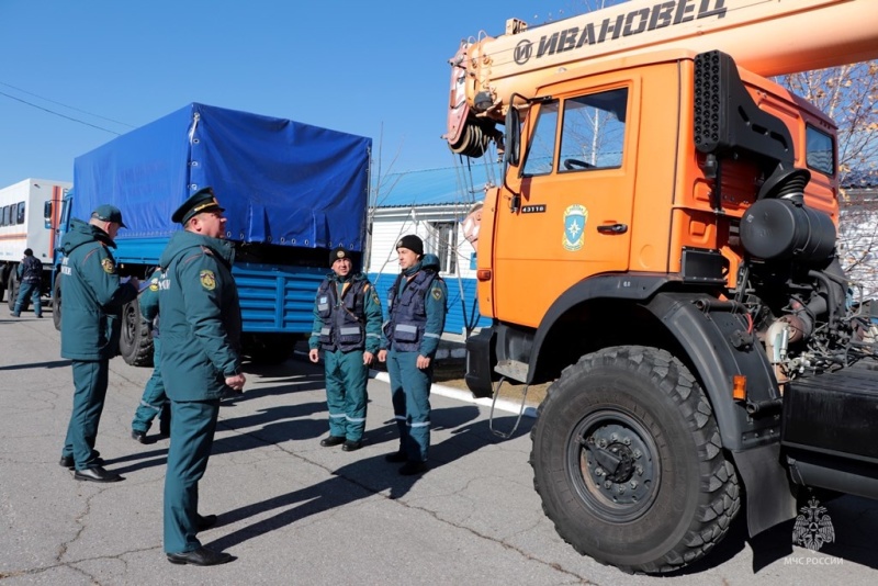 В Хабаровске прошел смотр готовности аэромобильной группировки МЧС России